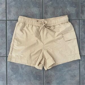 lou and grey Women’s Windbreaker Shorts Medium Khaki NWT